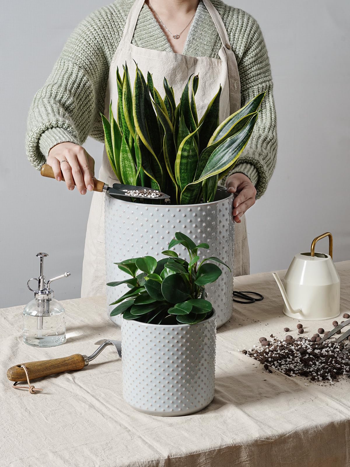 LE TAUCI Ceramic Pots for Plants, 10/8/6 Inch Indoor Planters with Draiange Hole, Silicone Plug & Mesh Pad, Modern Rasied-Dots Pots for Home Office, Set of 3, Glossy, Star Gray