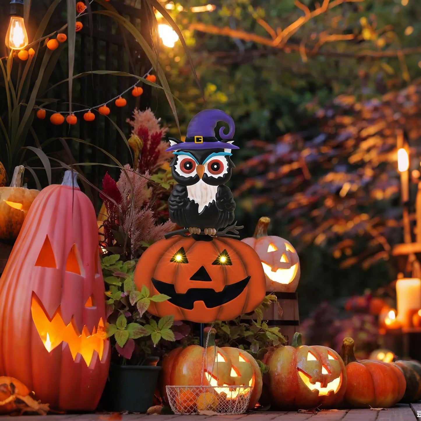 TERESA'S COLLECTIONS Metal Halloween Yard Stakes Decorations for Outdoor, Solar Jack-o-Lantern Pumpkins Garden Stakes for Halloween Party Decor, Purple Yard Sign for Lawn Patio, 26"