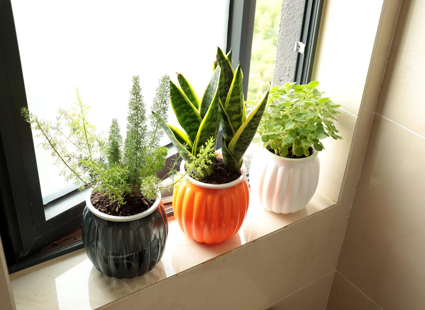Cornasee 4" Pumpkin Planter Self Watering Pot, 4-Pack Small Plastic Planters for Indoor Plants,Flowers,Succulent,African Violets (White, 4")
