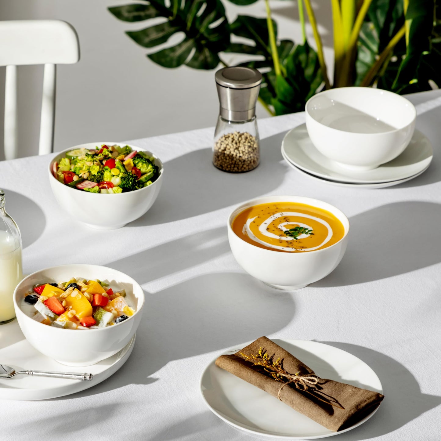 MALACASA 26 OZ Porcelain Soup Bowls Set of 4, White Ceramic Bowls for Kitchen, Cereal Bowl for Oatmeal, Fruit, Salad, Ramen and Rice Bowl -Dishwasher & Microwave Safe Bowls