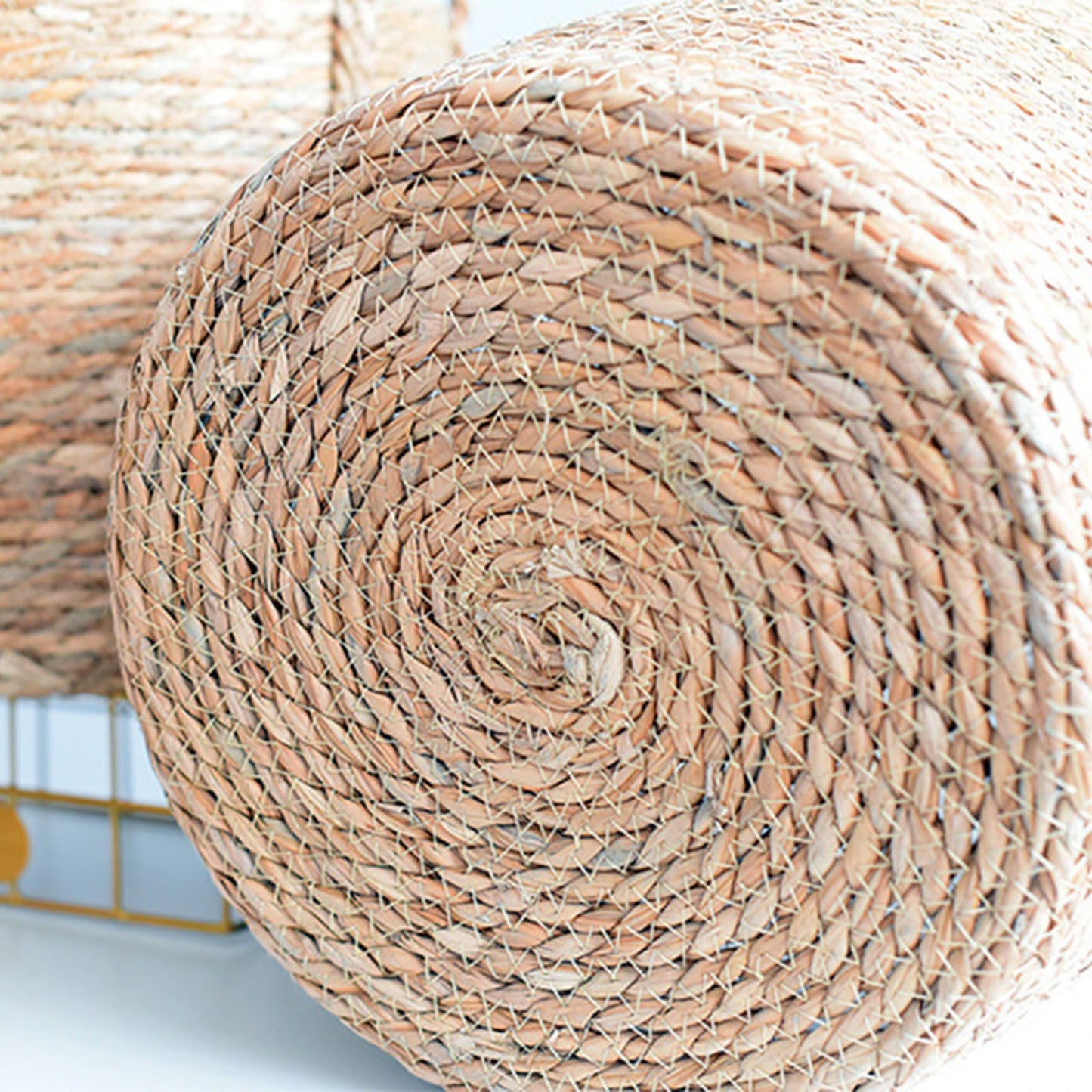 Hqkfuybl Woven Straw Flower Pot, Sea-Grass Planter Basket, Wicker Rattan Vase Sundries Organizers Storage Bins, Hand Woven Basket Planter with Plastics Liners and Handle - L 8.26x10.63inch