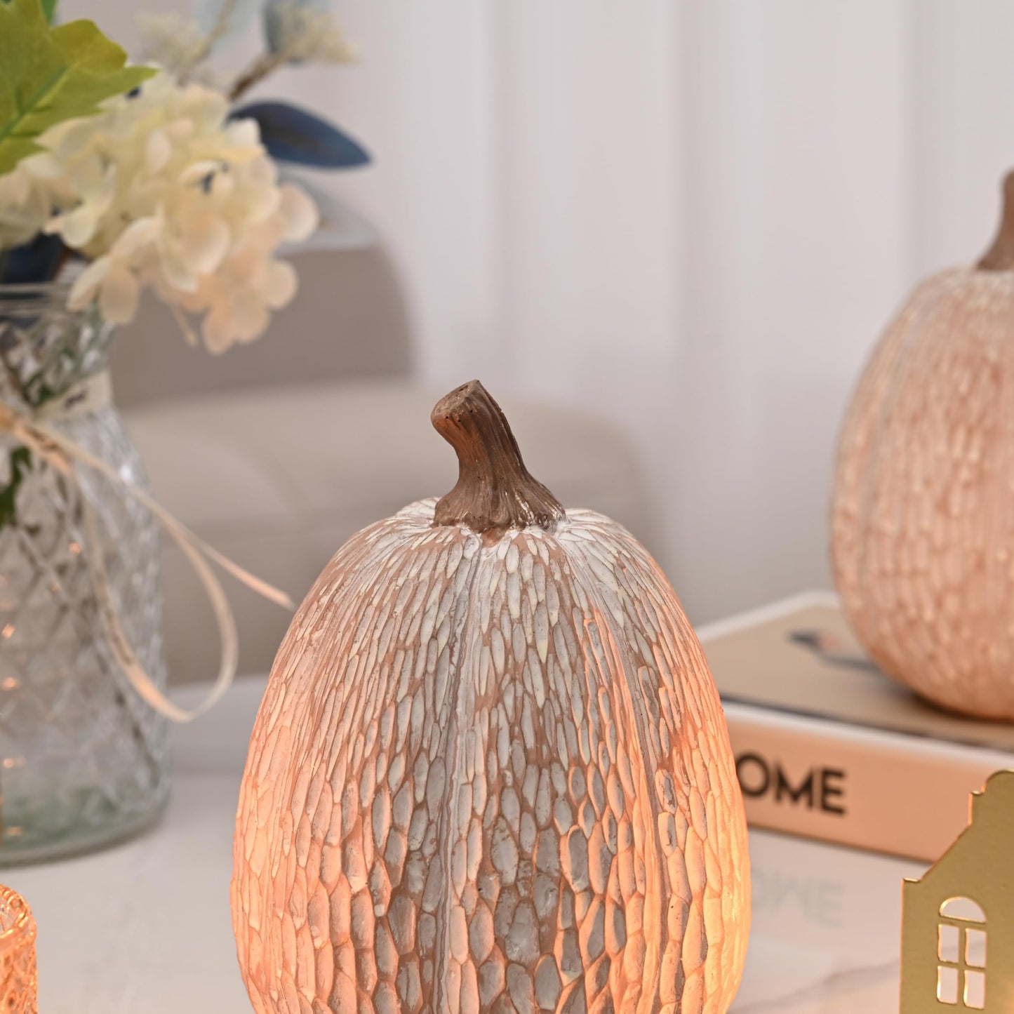 AOMOONOA Artificial Pumpkin Decor, Brown and White Decorative Pumpkins, Thanksgiving Resin Pumpkins Figurine Set of 2, Carved Pumpkin Statues for Rustic Fall Tabletop Home Decor, Harvest, Wedding