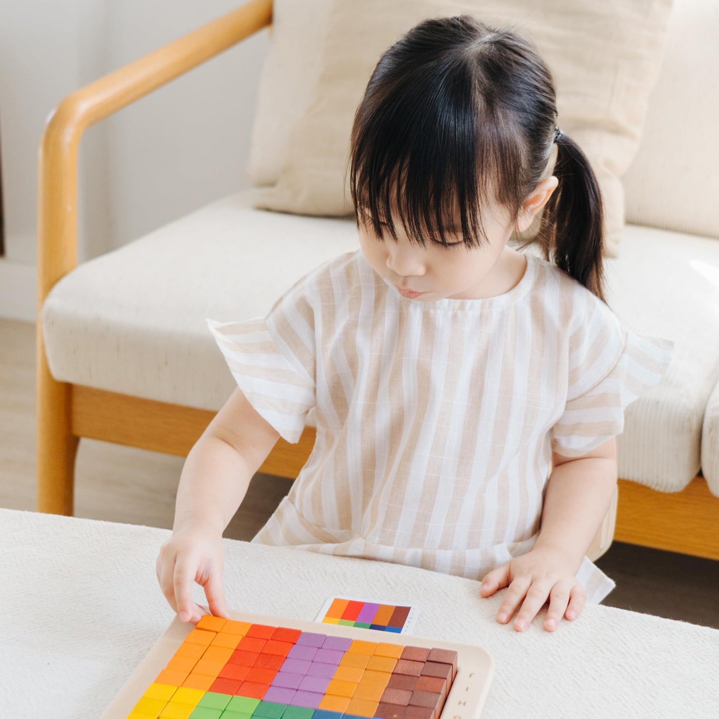PlanToys® 100 Counting Cubes Wooden Montessori Math and Sorting Set | Early Numeracy, Colour Matching, Pattern Making and Logic Exploration | Eco Friendly Educational Cubes for Hands On Learning