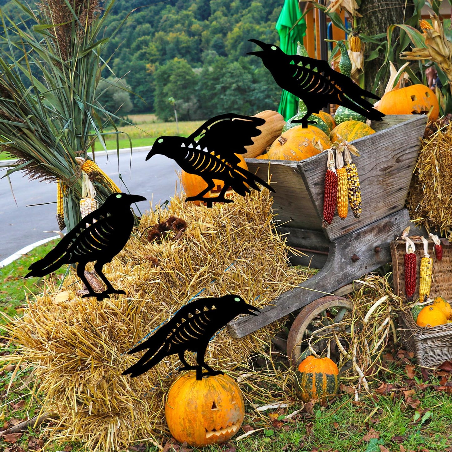 Hokfirm Halloween Black Crow Garden Stake Decor 4 Pack Scary Raven Silhouette Metal Yard Signs with Glow-in-The-Dark Eyes for Outdoor Halloween Decorations (Crow Black)