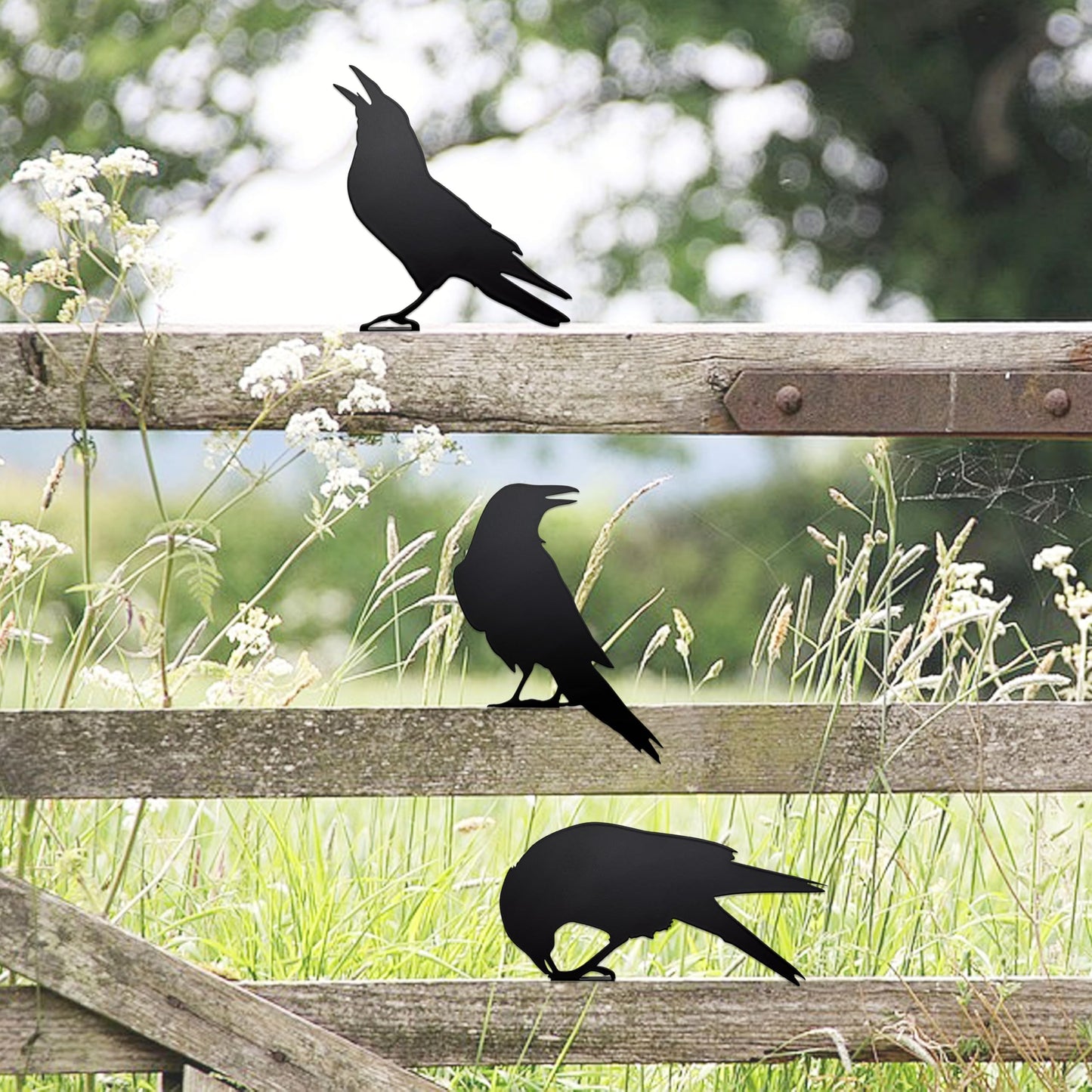 Set of 3 Metal Raven Statues - Gothic Crow Decor for Outdoor Fence Topper, Garden, and Halloween Displays | Fake Crow Ornament for Witchy Garden Decor Yard, Patio & Lawn | Unique Halloween Raven Gift