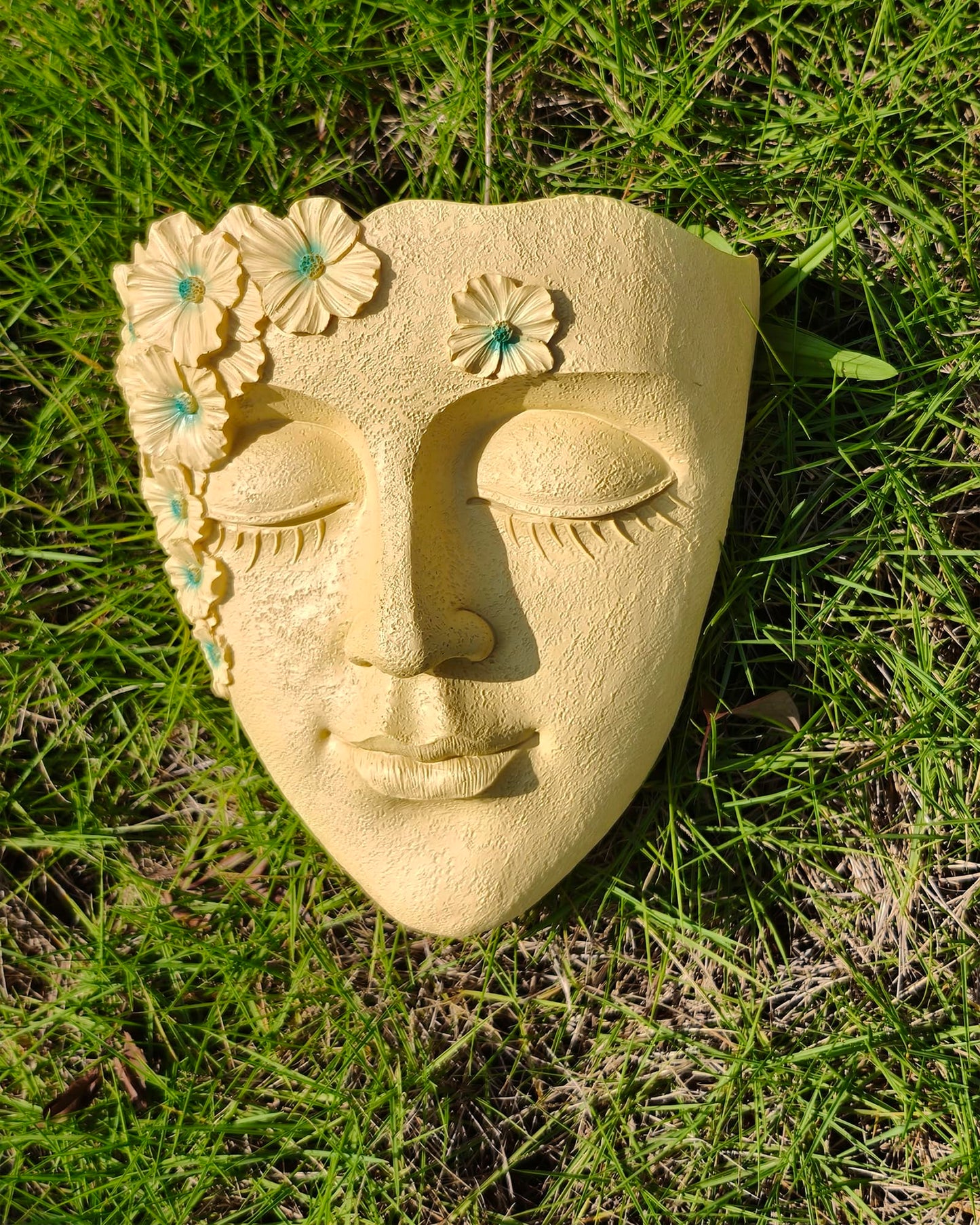 KOXHERO Face Shape Wall Planter Elegant Yellow Resin Wall-Mounted Head Pot with Drainage Hole Unique Small Vase Holder for Flower,Succulents, Hanging Plants for Plant Lovers