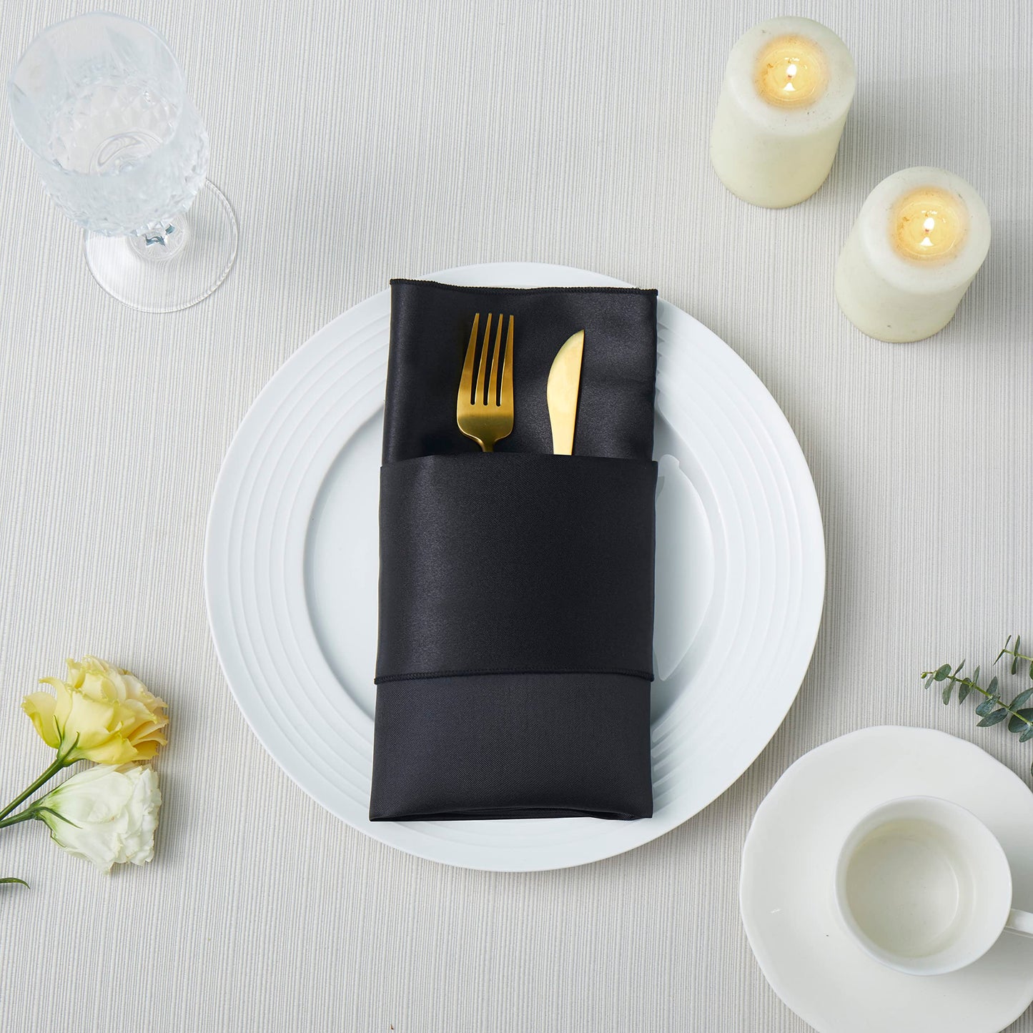 Counfeisly 16 Pack Square Satin Dinner Napkins, 17x17 Inches Silky Soft Smooth Table Cloth Napkins for Restaurant Weddings Banquet Party Decoration, Black