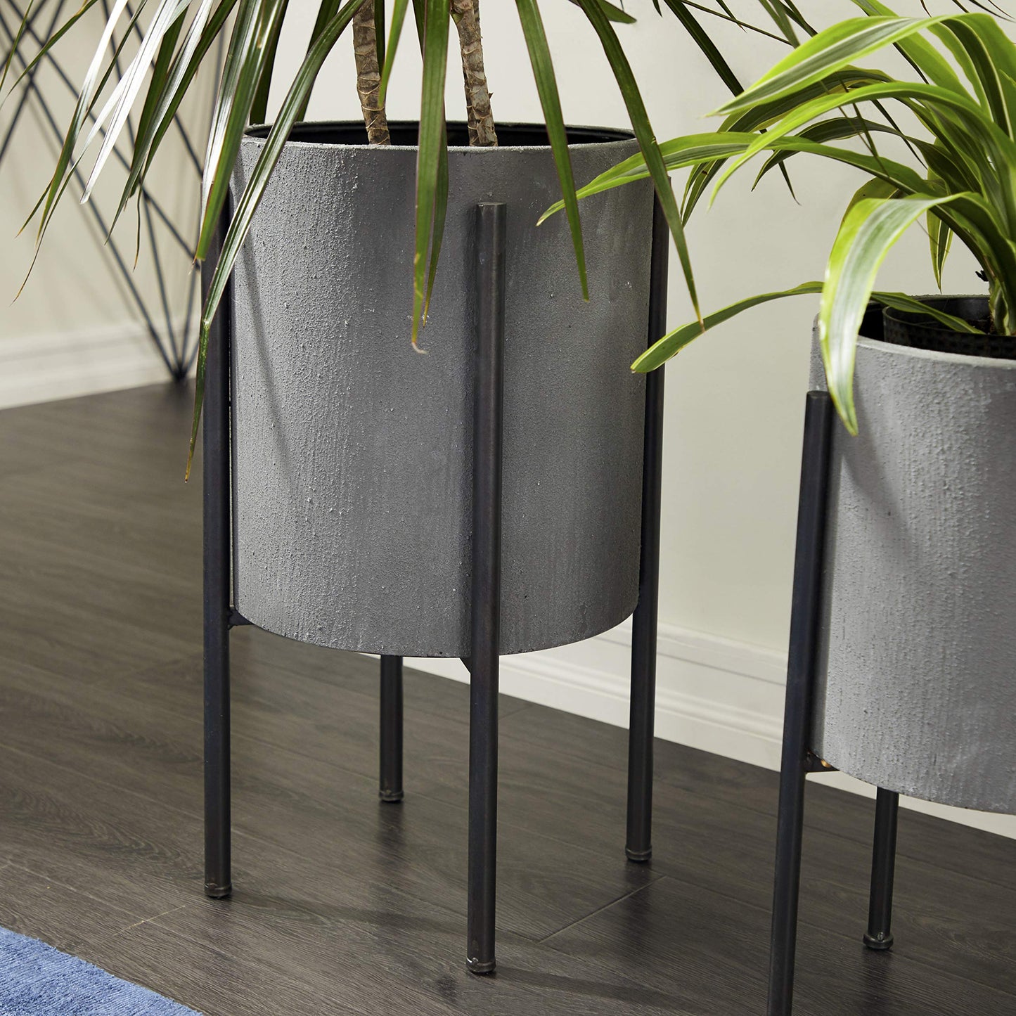 Deco 79 Metal Indoor Outdoor Planter Textured Exterior Large Planter Pot, Set of 2 Planters 19", 23"H, Light Gray