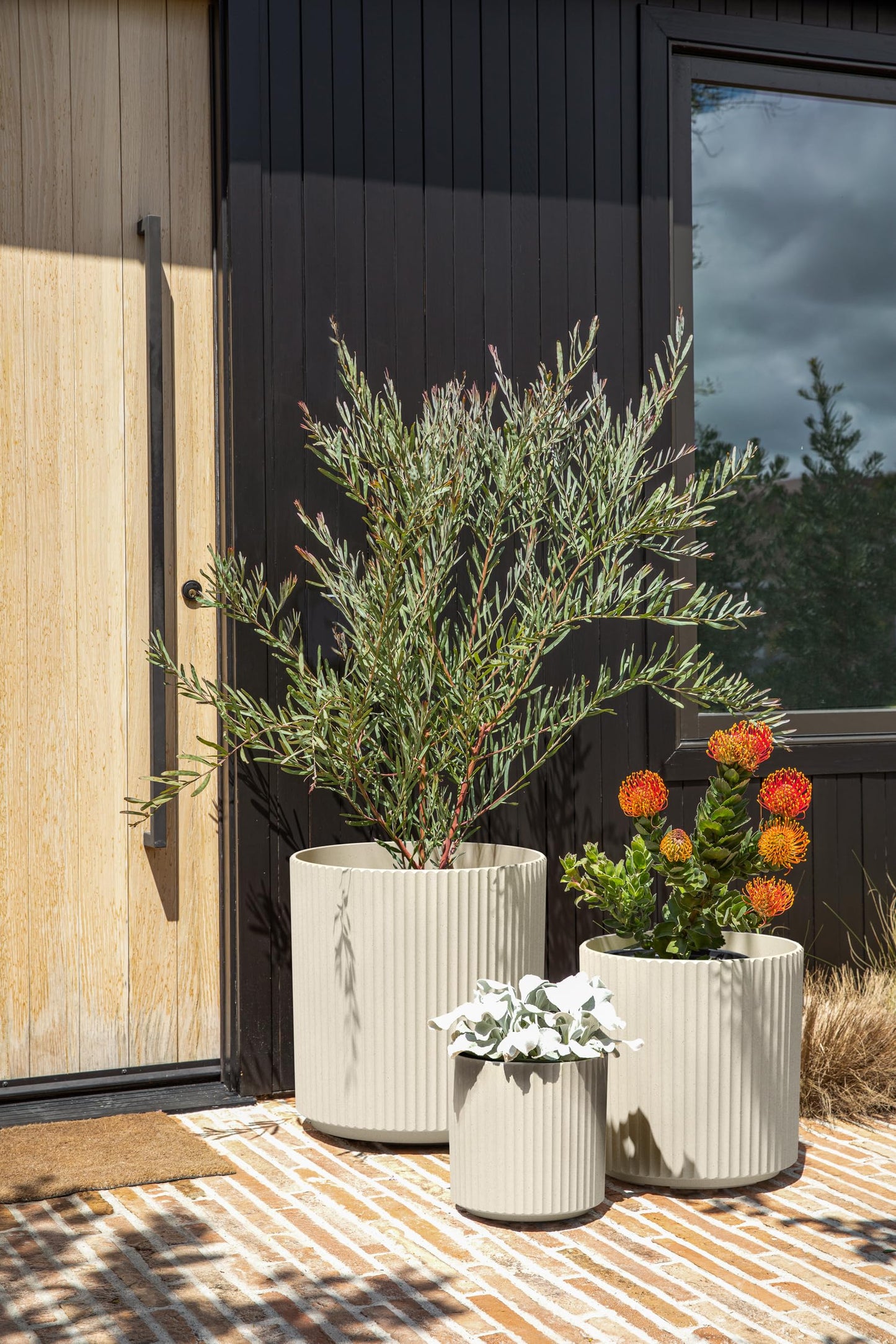Veradek Demi Series Set of 3 Round Planters for Porch, Patio, Backyard | Durable Plastic-Concrete Material | Modern Décor for Tall Plants, Flower