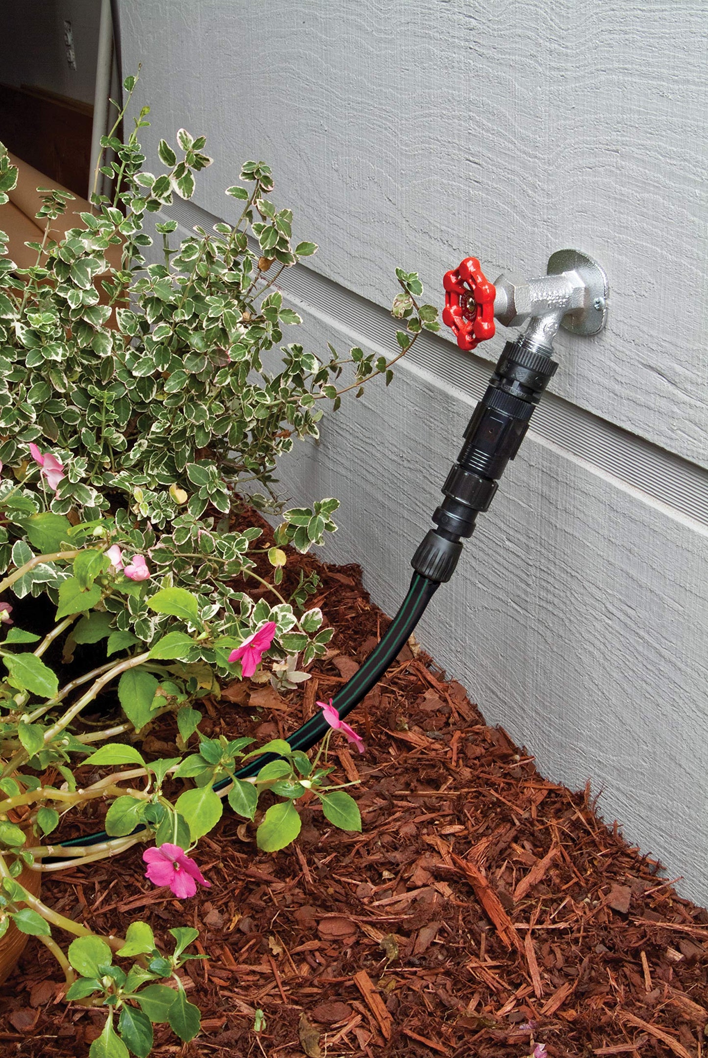 Rain Bird FCKIT-1PK Drip Irrigation Easy Fit Faucet Connection Kit for 1/2" Tubing, Includes Pressure Regulator and Filter