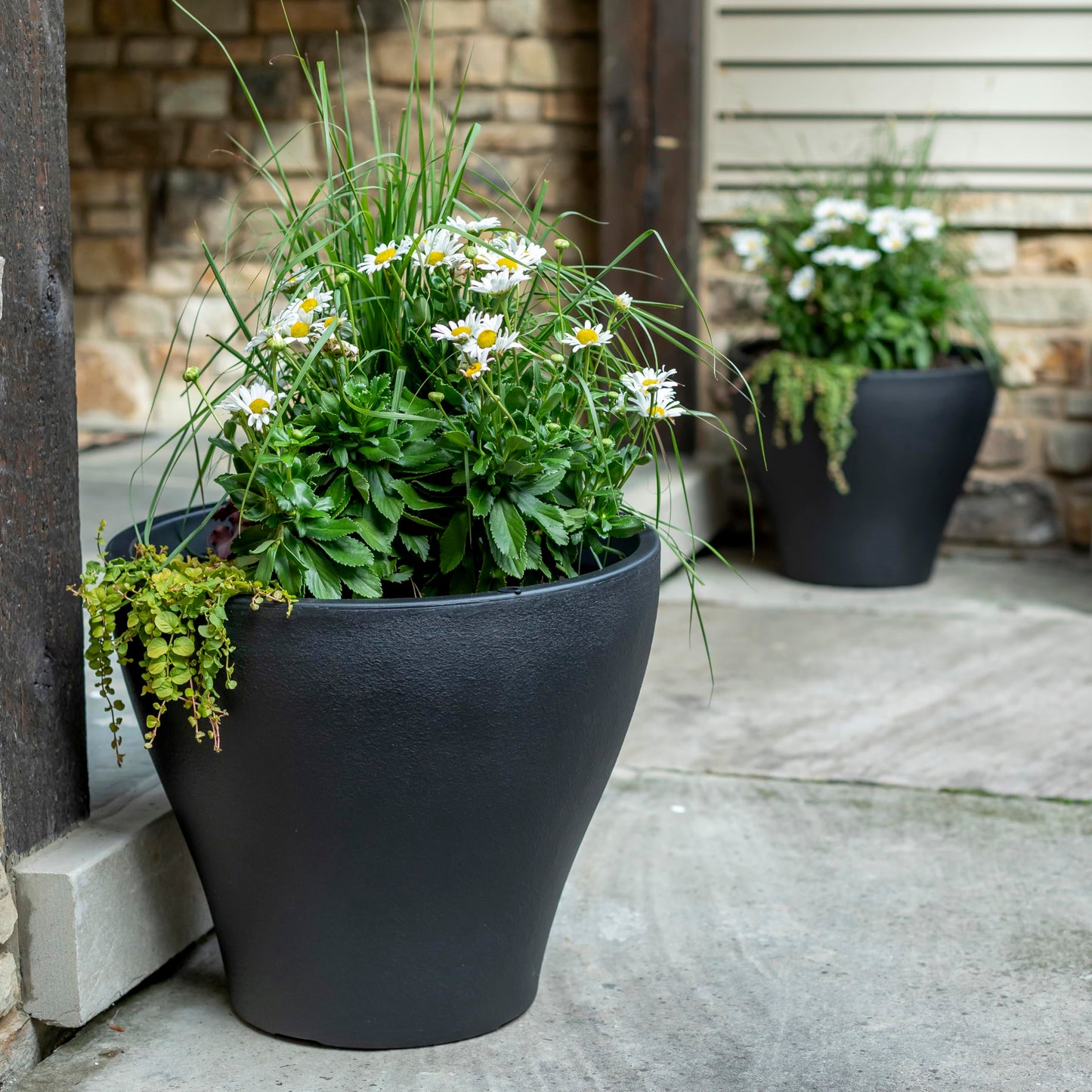 Step2 Fernway Round Planter, Large Planters for Outdoor Plants, Gardening and Flower Pot for Patio or Porch, Efficient Drainage, Durable Plastic, Onyx Black, 2-Pack