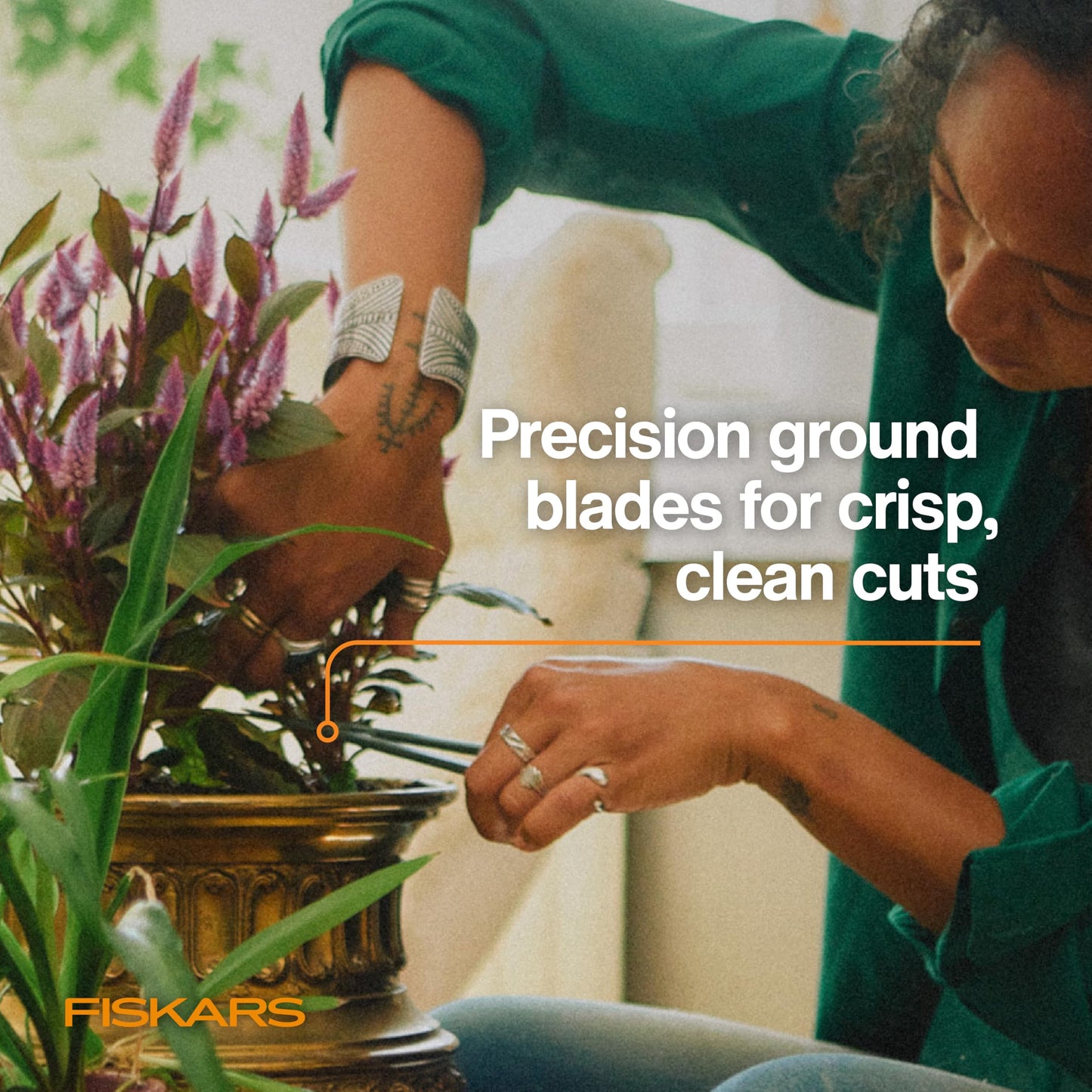 Fiskars Plant Detailer Snips & Holder, Precision Indoor Gardening Tool for Trimming & Pruning Dense Foliage, Long Reach Stainless Steel Micro-Tip Blades for Clean Cuts and Healthy Plant Growth, 6"