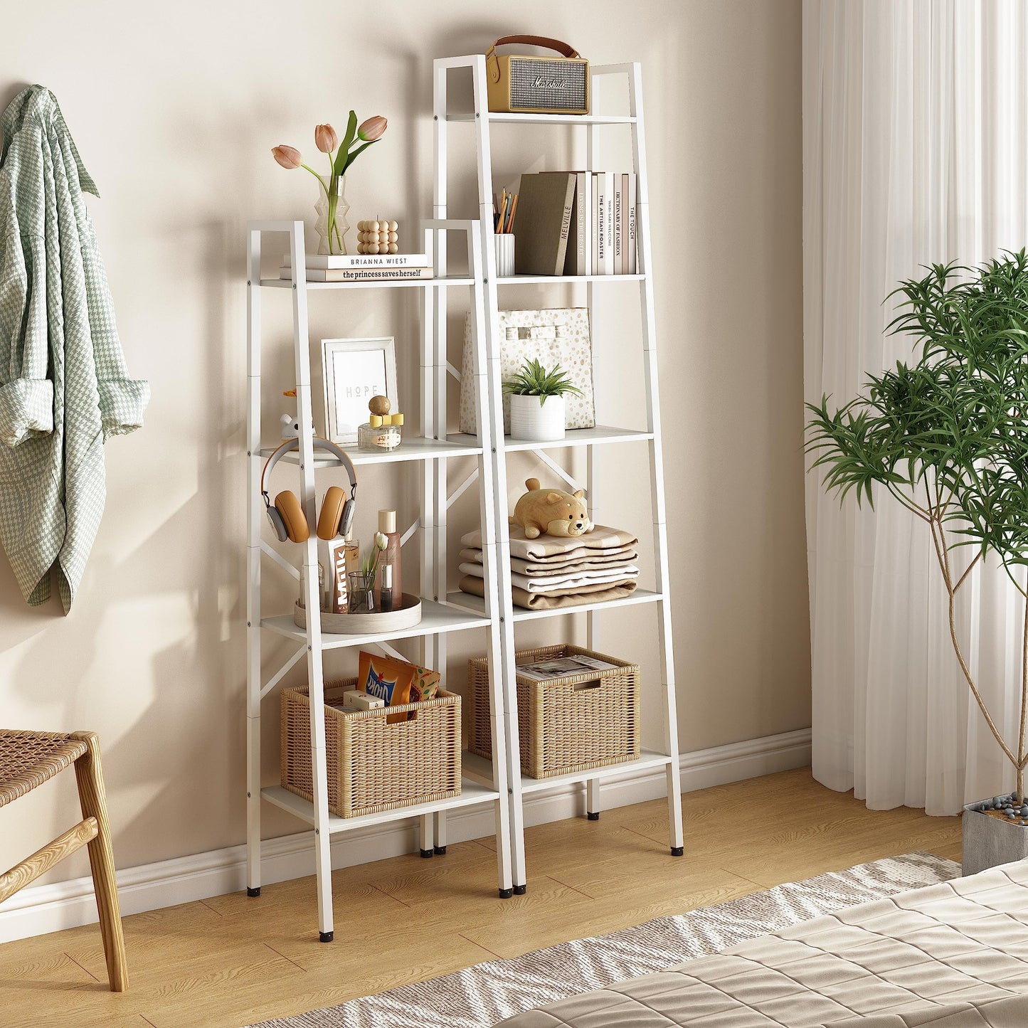 Hoctieon 4-Tier Industrial Ladder Bookshelf, Narrow Ladder Shelf, Tall Standing Bookshelf, Skinny Open Ladder Shelf, for Living Room, Home Office, Kitchen, Bedroom, Metal Frame, White